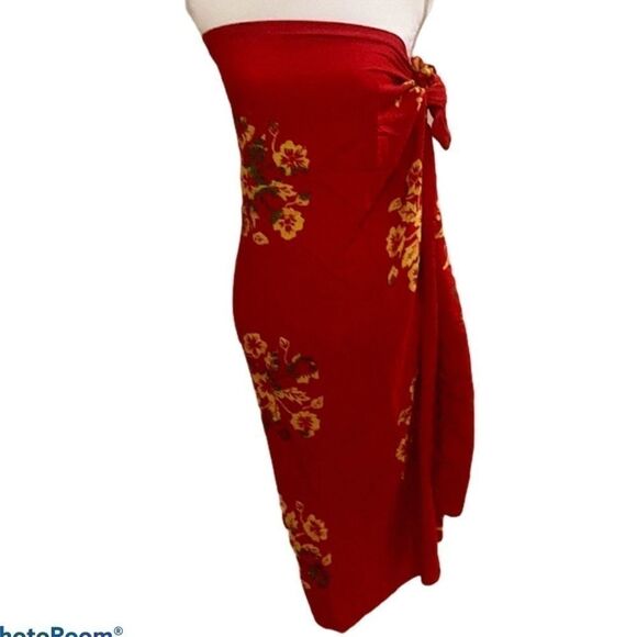 Hawaiian Red Pareo   - Picture 3 of 4